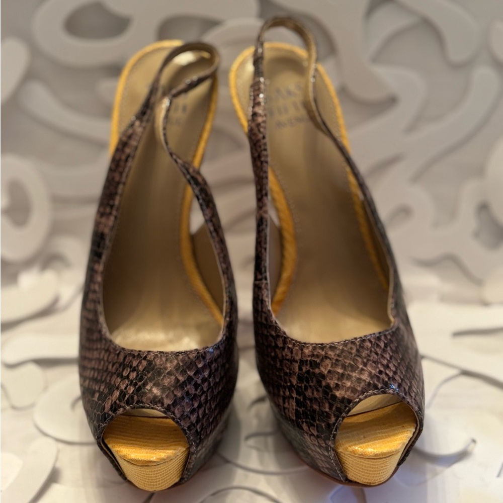 Elegant Snakeskin Slingback Peep-Toe Heels